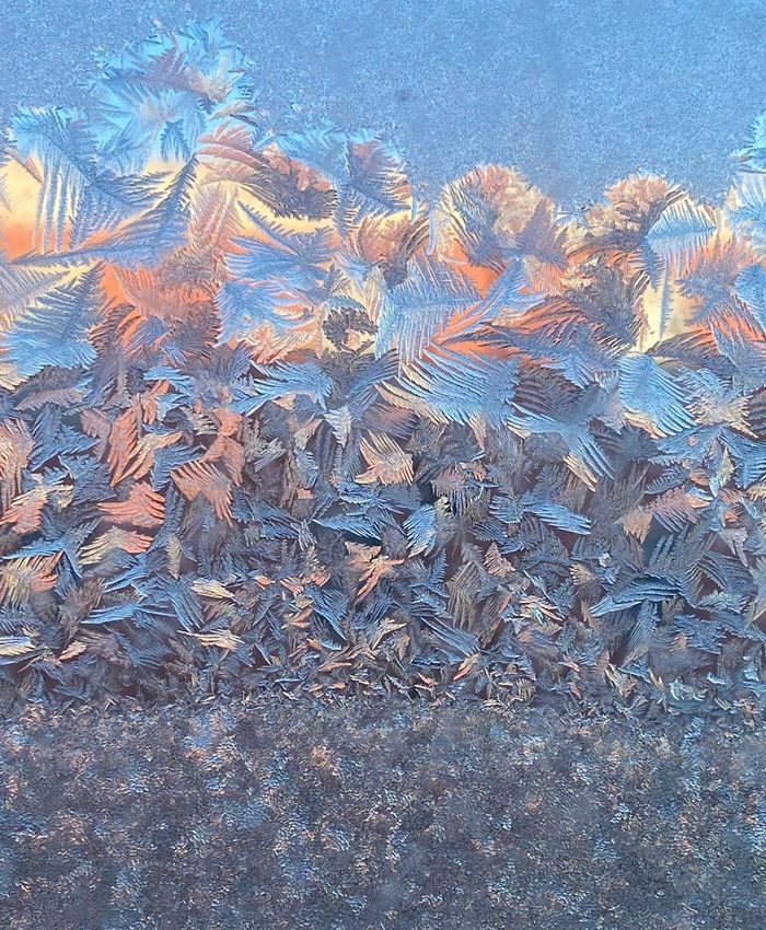 Abstract geometric ice crystal reflecting soft light and balance